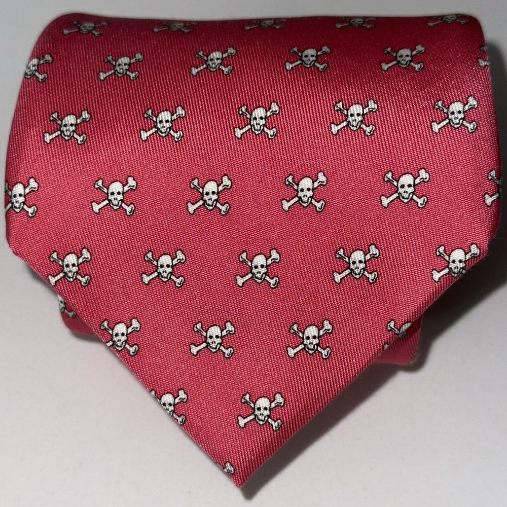 Vineyard Vines Skulls Silk Men's Neck Tie Length 60" Width 3.5" Pink Redix